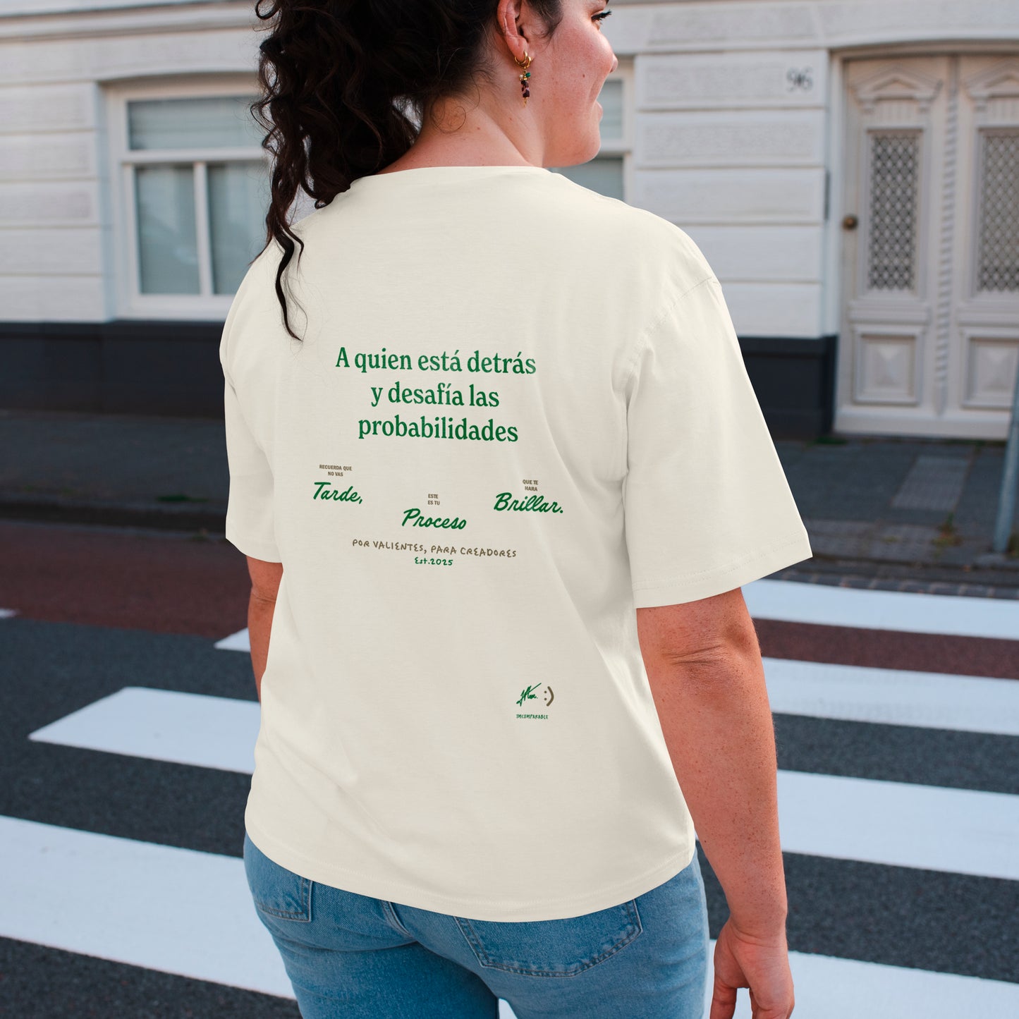 "Sin Comparaciones" T-Shirt