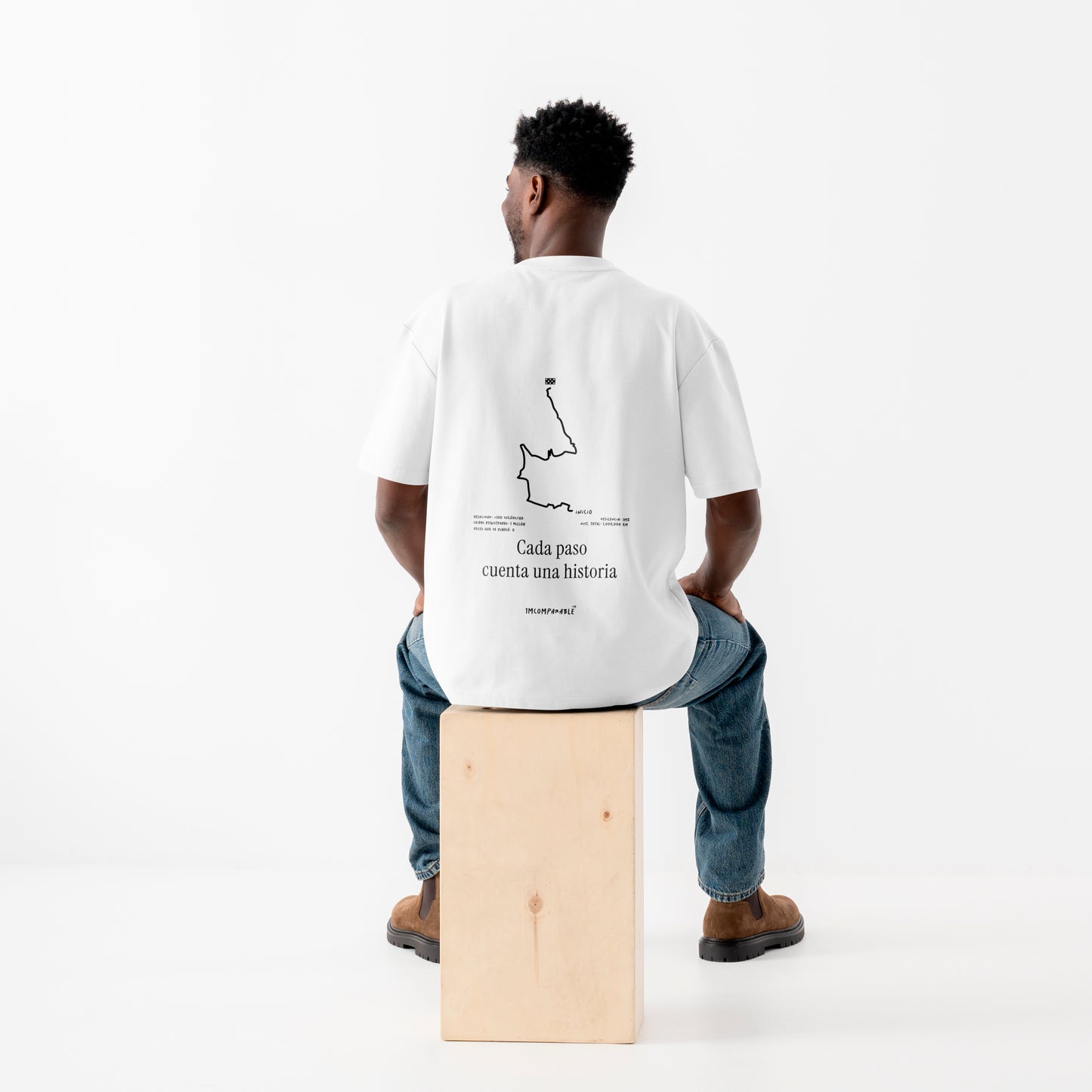 "1MCOMPARABLE TRACKER" T-shirt