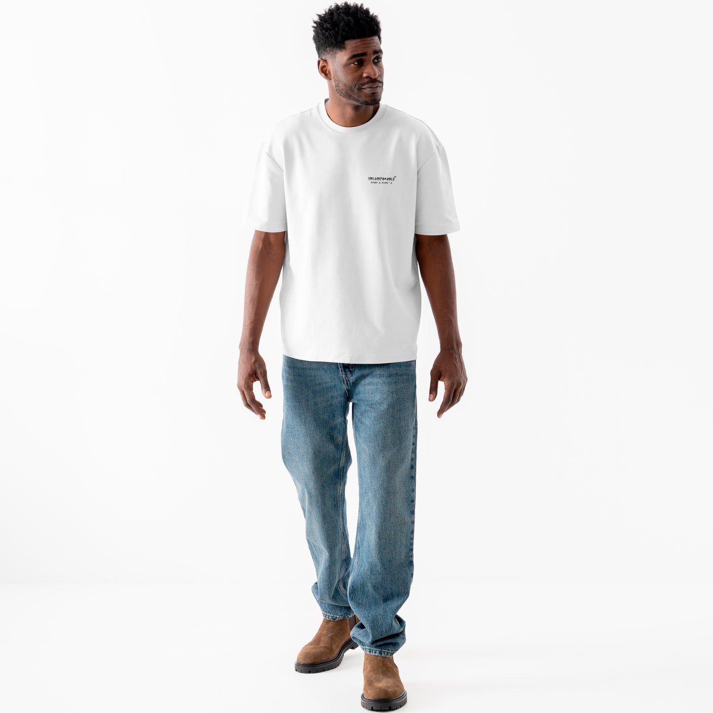 "1MCOMPARABLE TRACKER" T-shirt